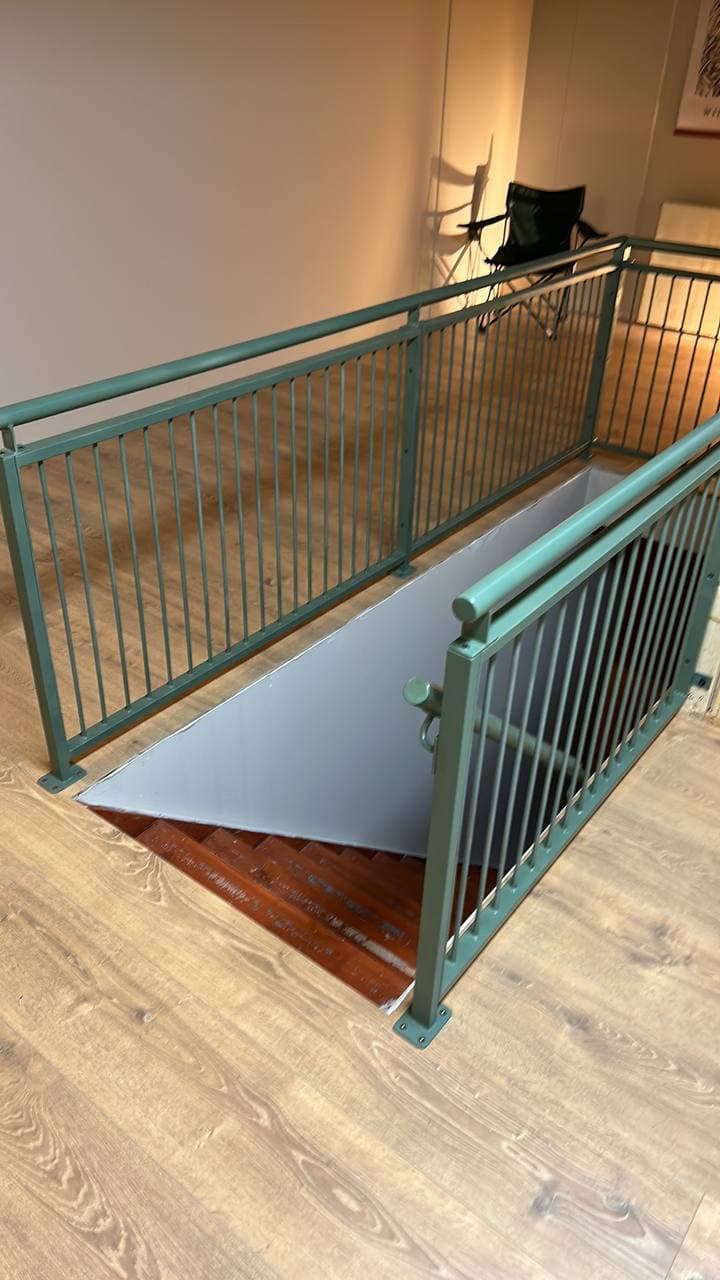 Safety Railing with Gate
